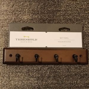 New Threshold 4 Key Hook Key Rail 8 3/4" Cocoa and Soft Iron Finish